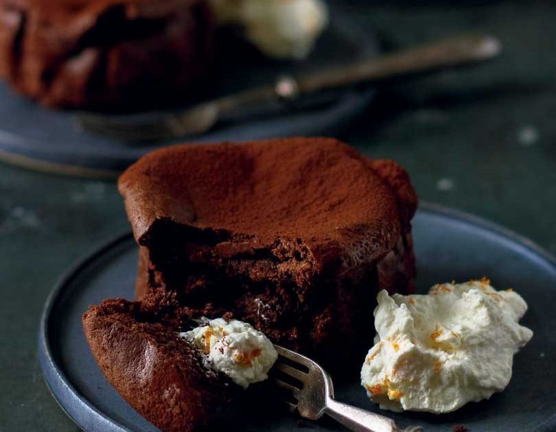 EARL GREY CHILLI CHOCOLATE CLOUD CAKES WITH MANDARIN CREAM