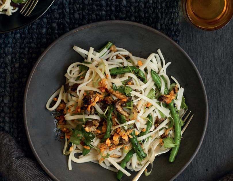 GRILLED GREEN BEAN & EGGPLANT NOODLES WITH TOASTED PEANUT DRESSING